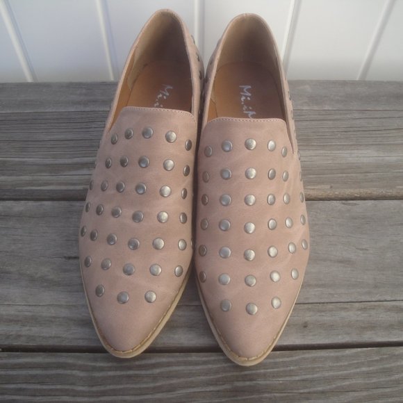 Mi.iM Faux Leather Metallic Studded Slip-On Loafers Tan Or Beige Size 8.5 - Picture 9 of 10